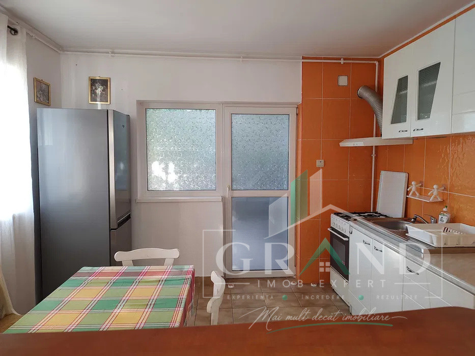 Casa individuală de închiriat | 3 camere | Curte | Terasă | Garaj | Gazon | Jucu