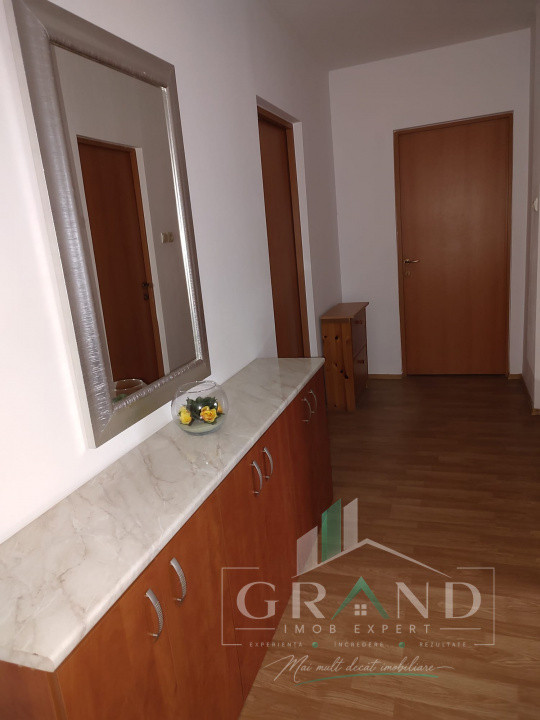 Casa individuală de închiriat | 3 camere | Curte | Terasă | Garaj | Gazon | Jucu