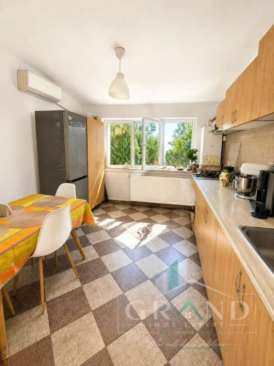 Apartament 2 camere, Între Lacuri