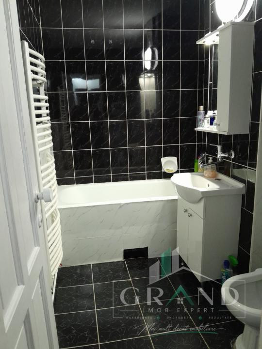 Apartament 3 camere de vanzare, 2 bai, ZORILOR