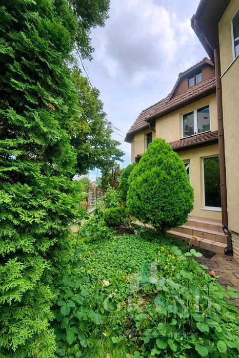 Casă individuală| 200 mp utili | 5 camere | Curte | 2 parcări | Gheorgheni