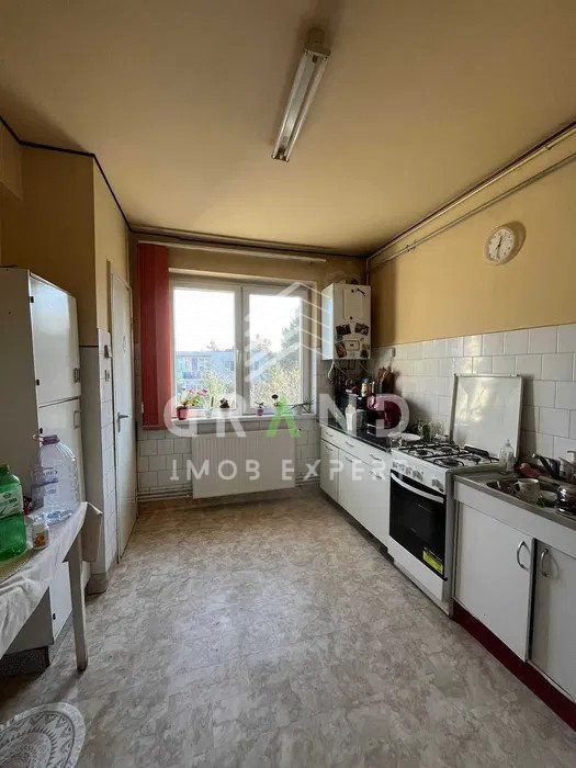 Ap 2 camere DECOMANDAT, BALCON, GARAJ, zona Plopilor