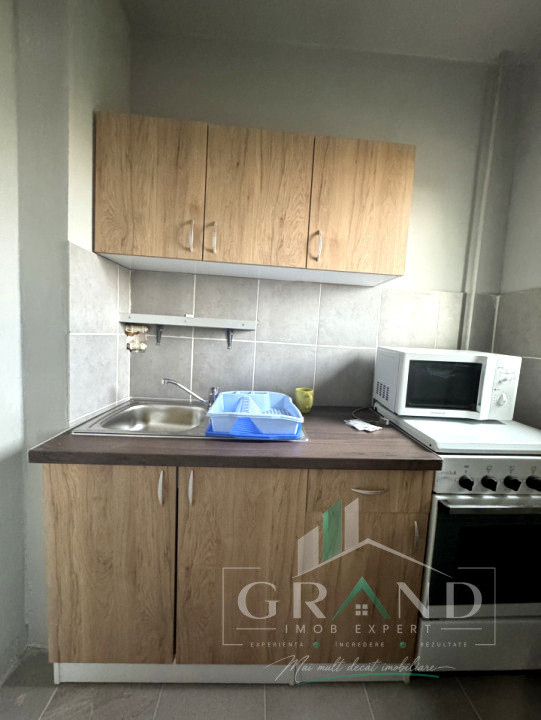 Garsonieră | Balcon închis | Etaj intermediar | Mărăști–zona Răsăritului