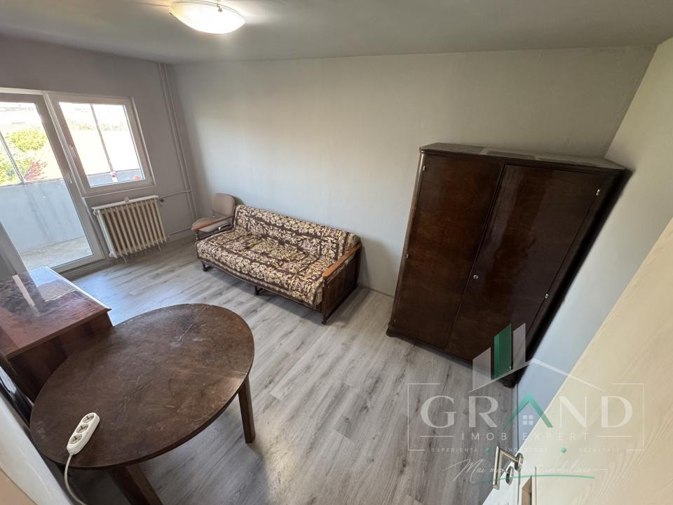 Garsonieră | Balcon închis | Etaj intermediar | Mărăști–zona Răsăritului