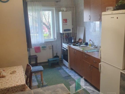 3 camere decomandat | 2 bai | Parter | Manastur – Str. Izlazului
