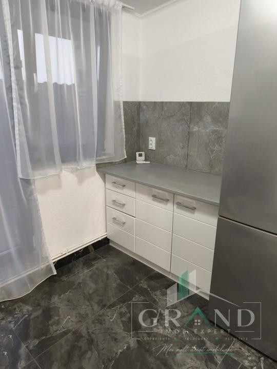 Apartament de inchiriat 2 camere, zona Vivo