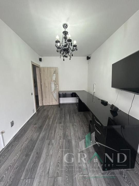 Casa de inchiriat 4 camere, Floresti