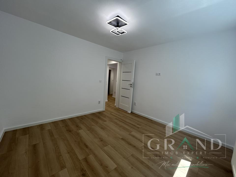 Apartament 3 camere de vanzare, 2 bai , Zorilor 