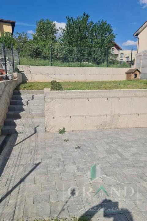 Casă NOUĂ tip duplex, în Dâmbul Rotund-Calea Baciului