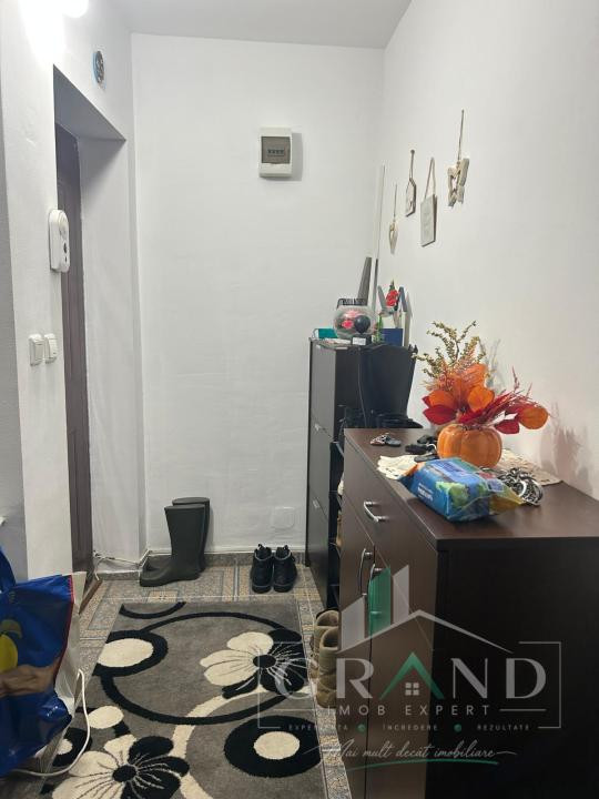 Apartament de vanzare 2 camere decomandate, Eroilor, Floresti!