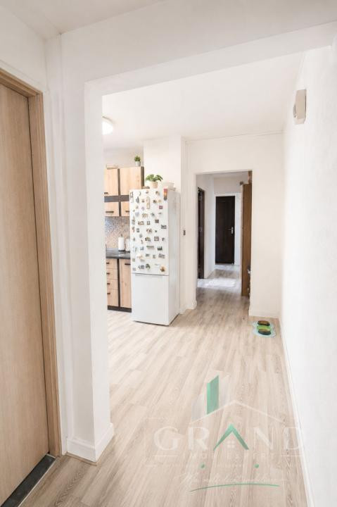 Apartament 3 camere decomandate, etaj intermediar, în Grigorescu