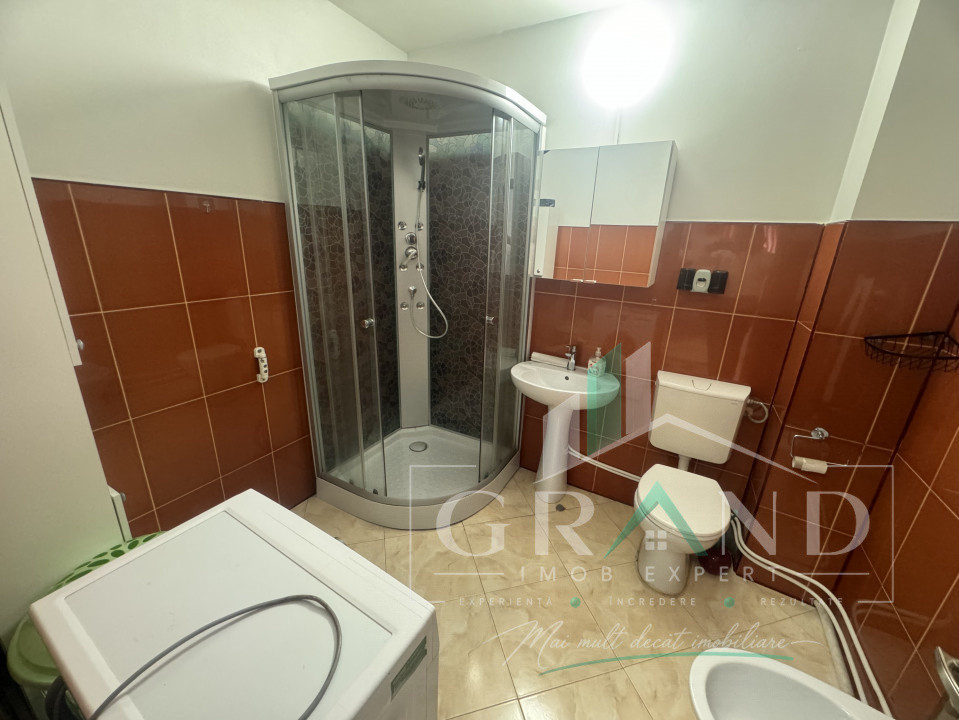OPORTUNITATE!Ap 2 camere,DECOMANDAT,BALCON,PARCARE,zona Florilor/FLORESTI