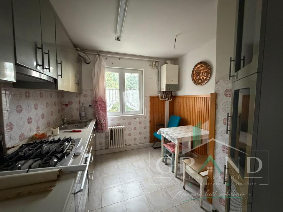 3 CAMERE DECOMANDAT |  BALCON | GARAJ | PIVNIȚĂ | CENTRALĂ PROPRIE | MĂNĂȘTUR