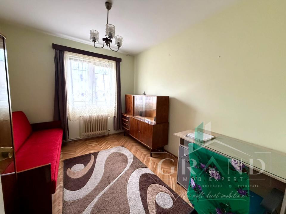 3 CAMERE DECOMANDAT |  BALCON | GARAJ | PIVNIȚĂ | CENTRALĂ PROPRIE | MĂNĂȘTUR