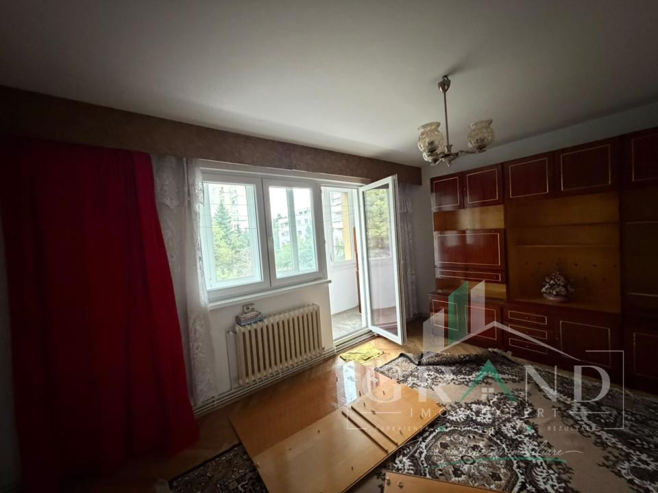 3 CAMERE DECOMANDAT |  BALCON | GARAJ | PIVNIȚĂ | CENTRALĂ PROPRIE | MĂNĂȘTUR