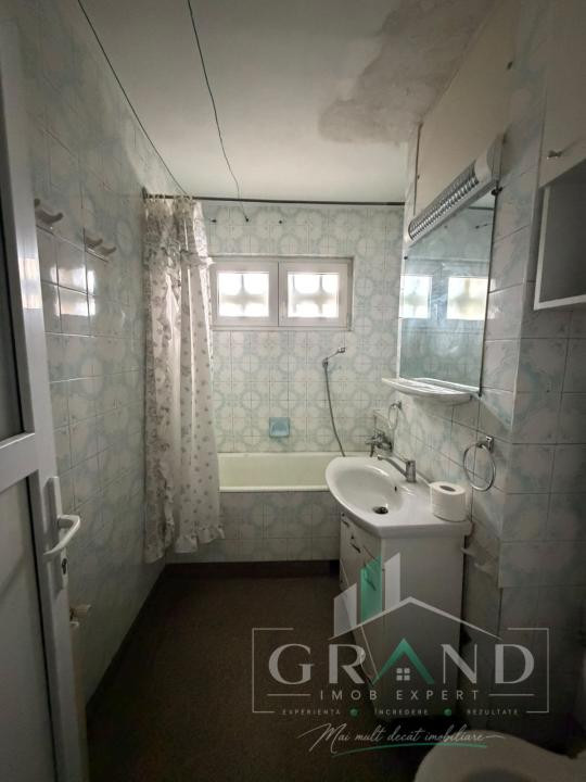 3 CAMERE DECOMANDAT |  BALCON | GARAJ | PIVNIȚĂ | CENTRALĂ PROPRIE | MĂNĂȘTUR