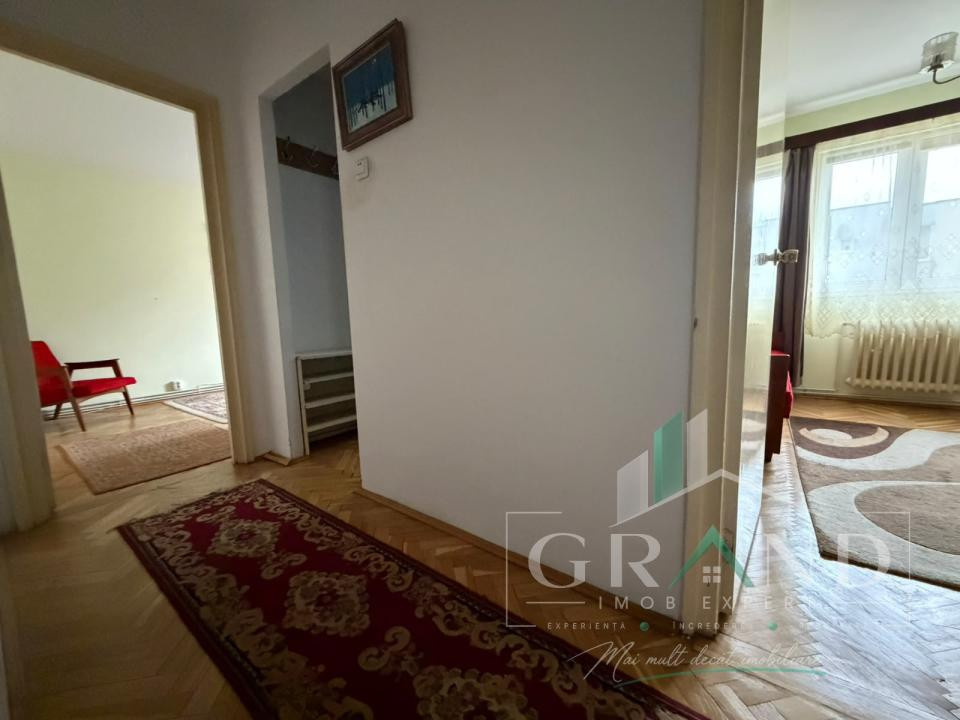 3 CAMERE DECOMANDAT |  BALCON | GARAJ | PIVNIȚĂ | CENTRALĂ PROPRIE | MĂNĂȘTUR