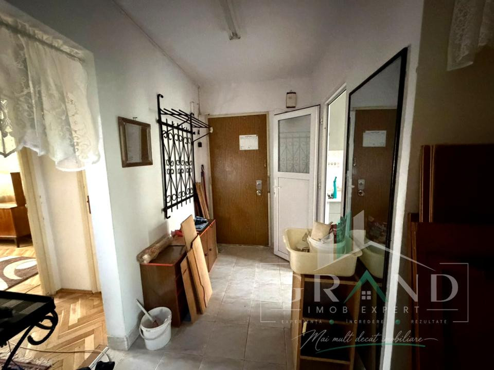 3 CAMERE DECOMANDAT |  BALCON | GARAJ | PIVNIȚĂ | CENTRALĂ PROPRIE | MĂNĂȘTUR