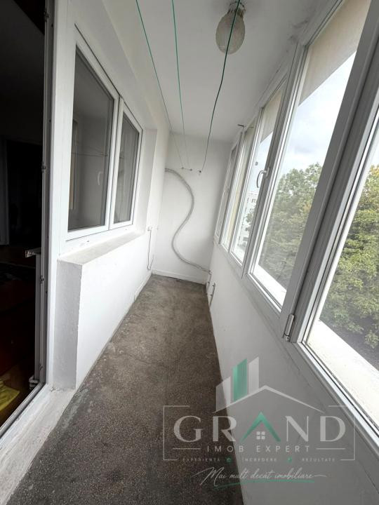 3 CAMERE DECOMANDAT |  BALCON | GARAJ | PIVNIȚĂ | CENTRALĂ PROPRIE | MĂNĂȘTUR