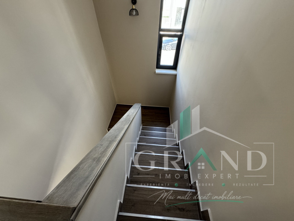 OPORTUNITATE!Casă individuală | 4 camere | 3 băi | Garaj | Terasă | Dezmir