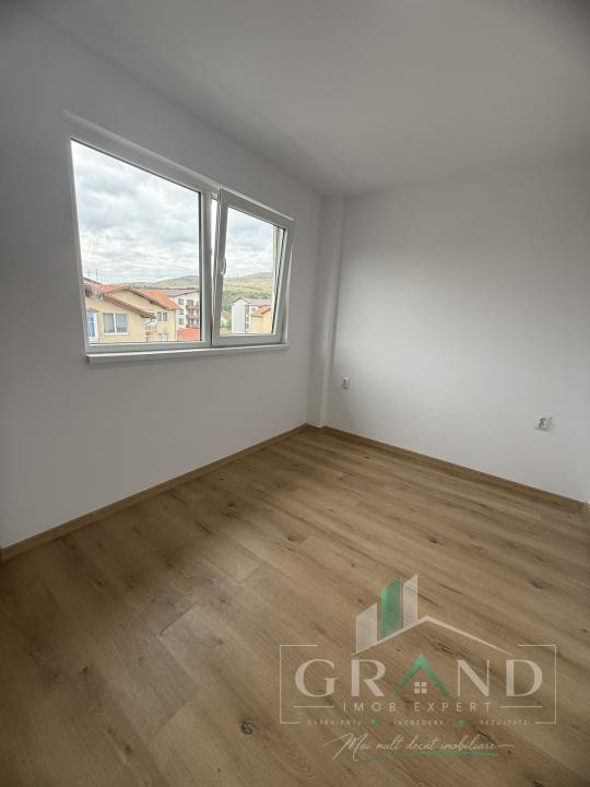 Apartament 3 camere, Florești