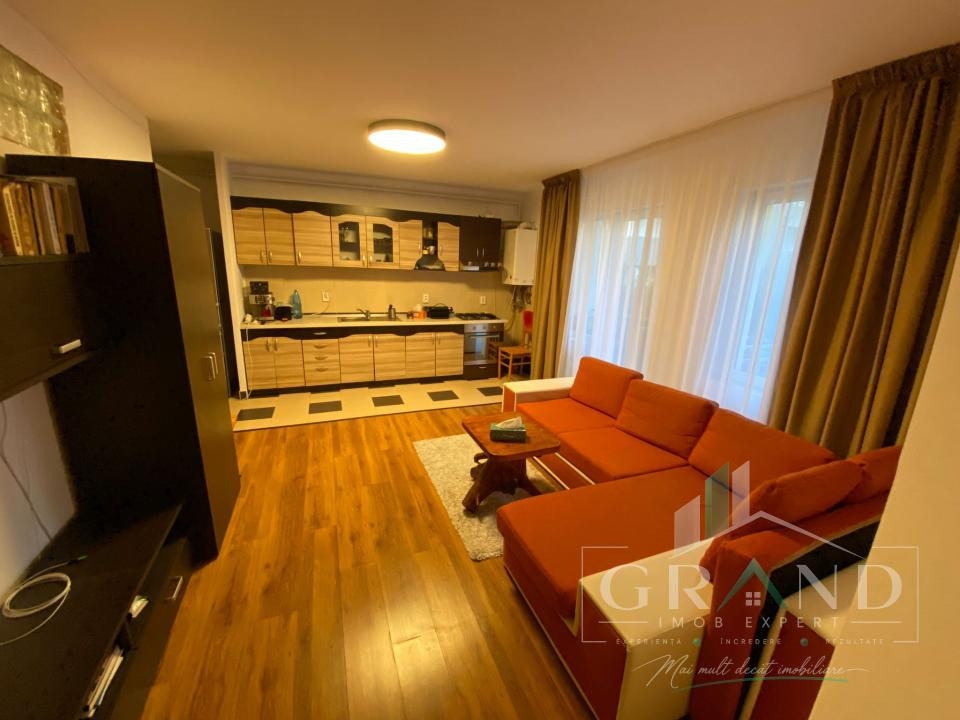 Apartament 3 camere de vanzare , Sesul de Sus, Floresti.