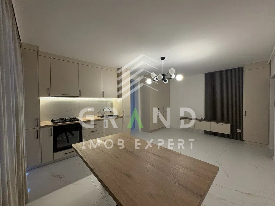 PRIMA ÎNCHIRIERE!Ap modern 3 camere | Balcon | Parcare | Boxă | Cetății/Floresti