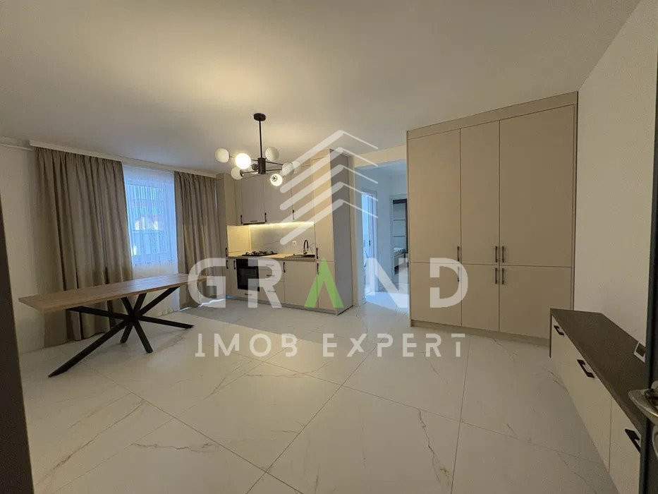 PRIMA ÎNCHIRIERE!Ap modern 3 camere | Balcon | Parcare | Boxă | Cetății/Floresti