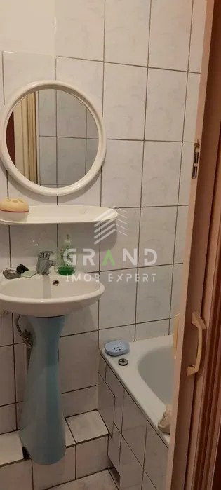 Garsonieră/ 25mp/Între Lacuri/ Parcare